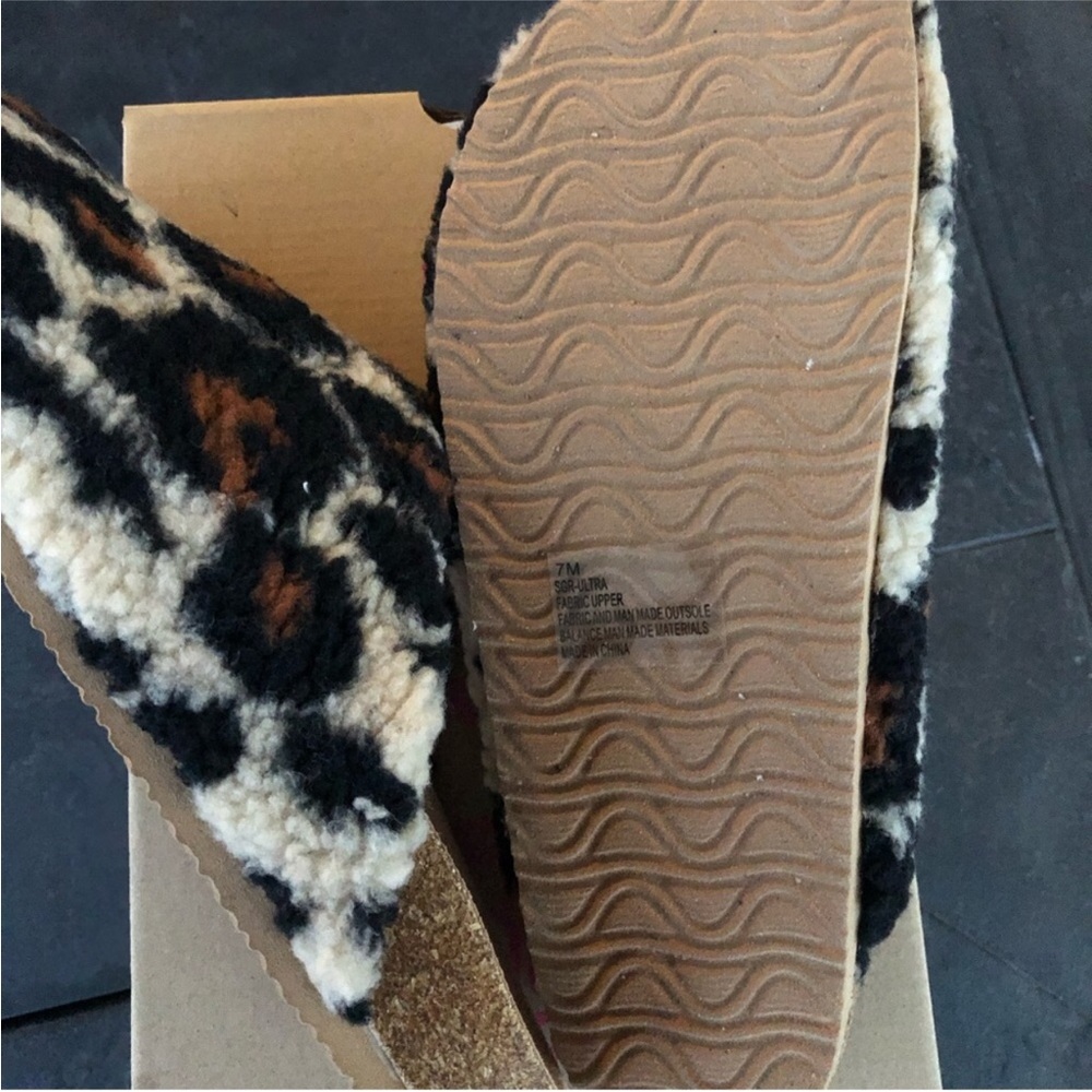 Sugar Plush Leopard-Print Slip-On Women's Slippers - Black/Brown - Picture 6 of 6